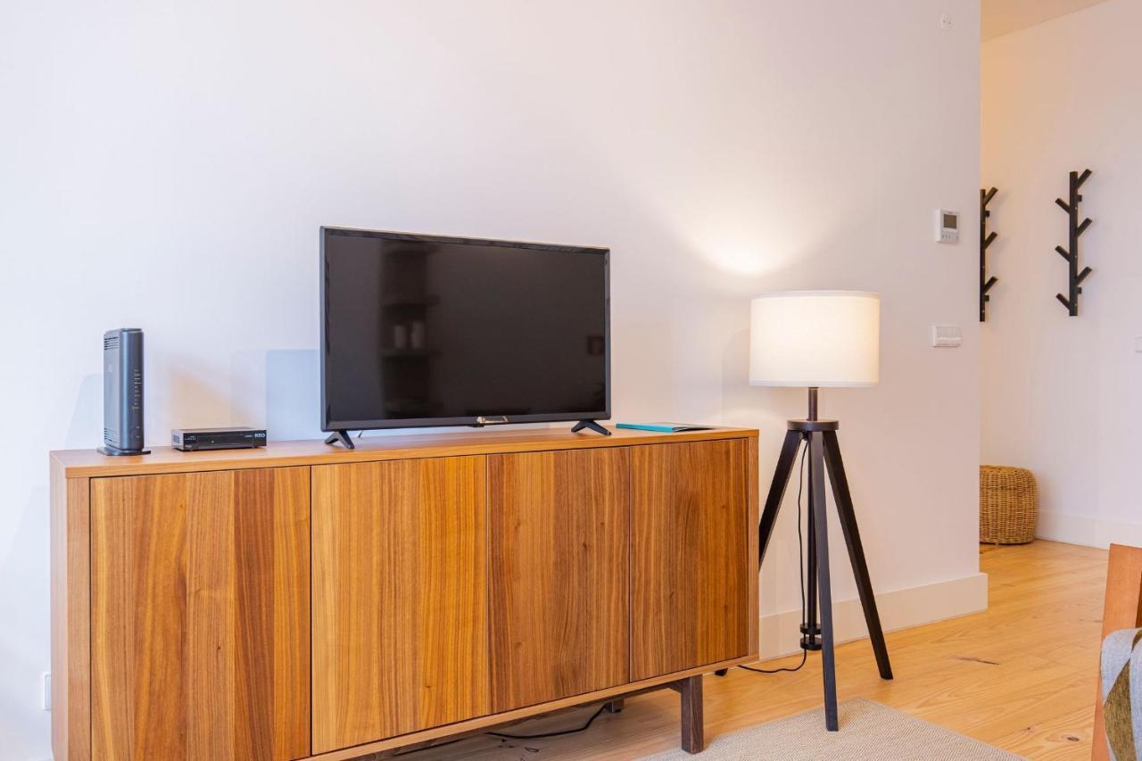 Modern Rustic Flat In Santos By Lovelystay Lissabon Exterior foto