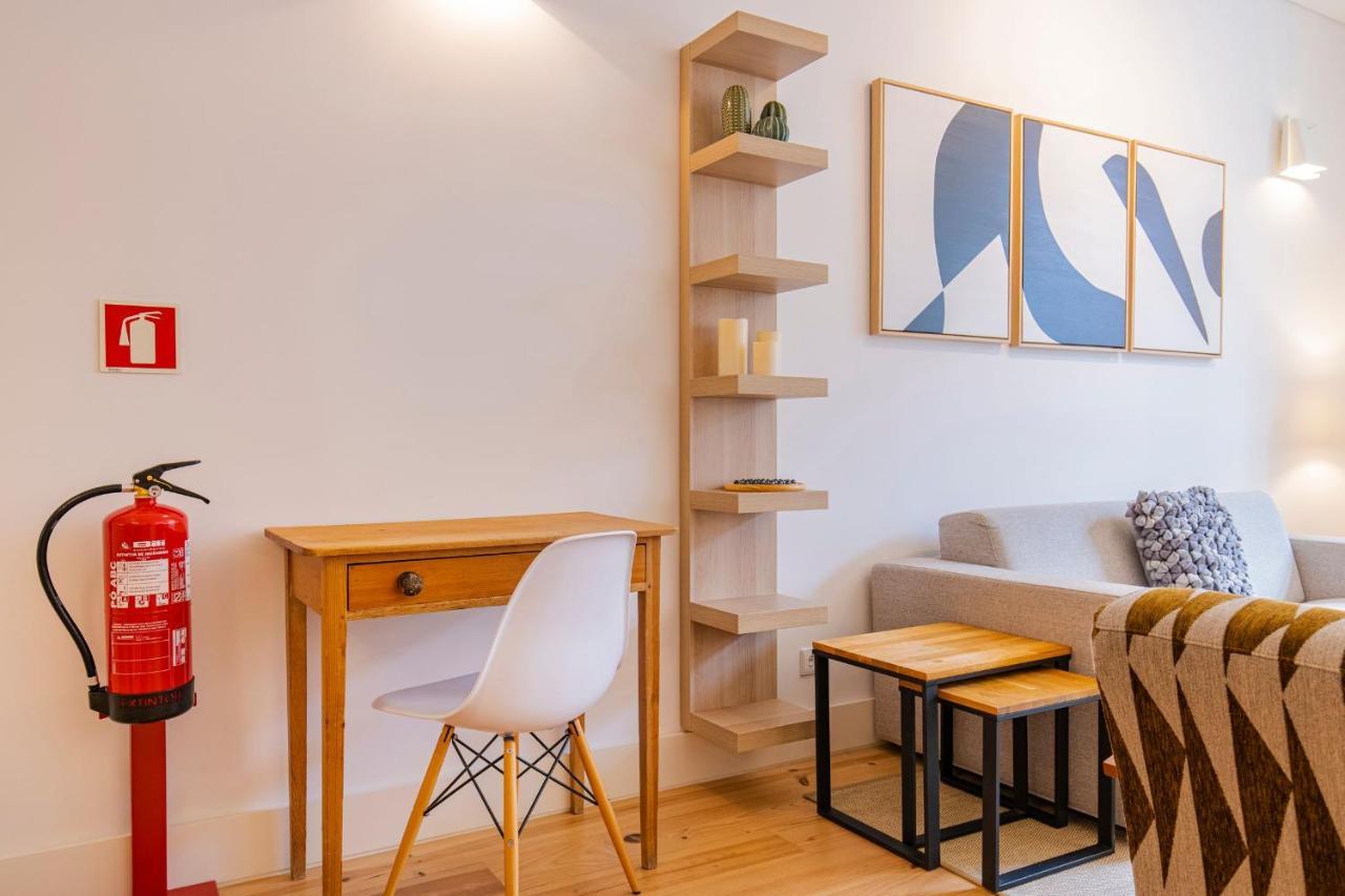 Modern Rustic Flat In Santos By Lovelystay Lissabon Exterior foto