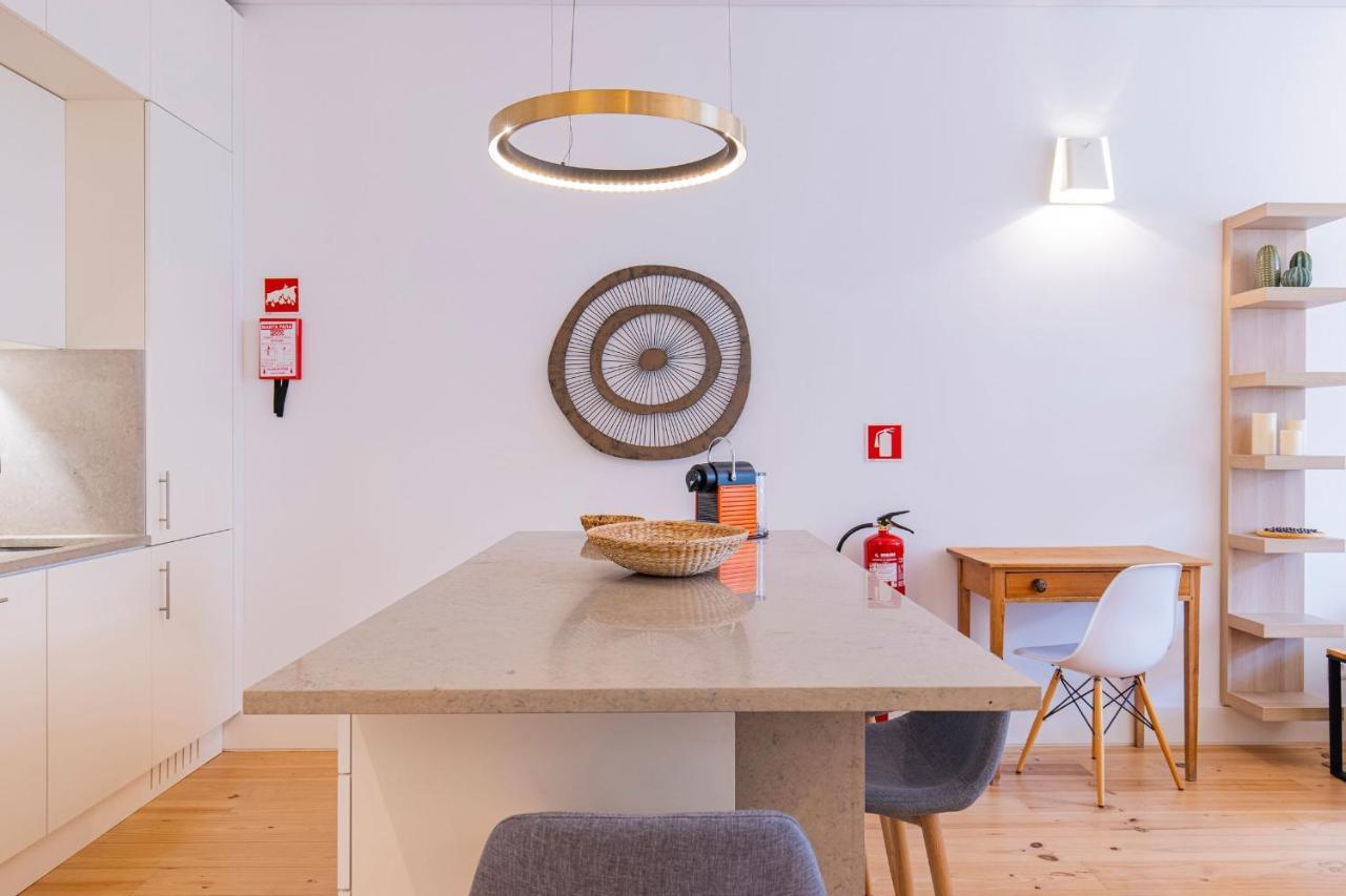 Modern Rustic Flat In Santos By Lovelystay Lissabon Exterior foto